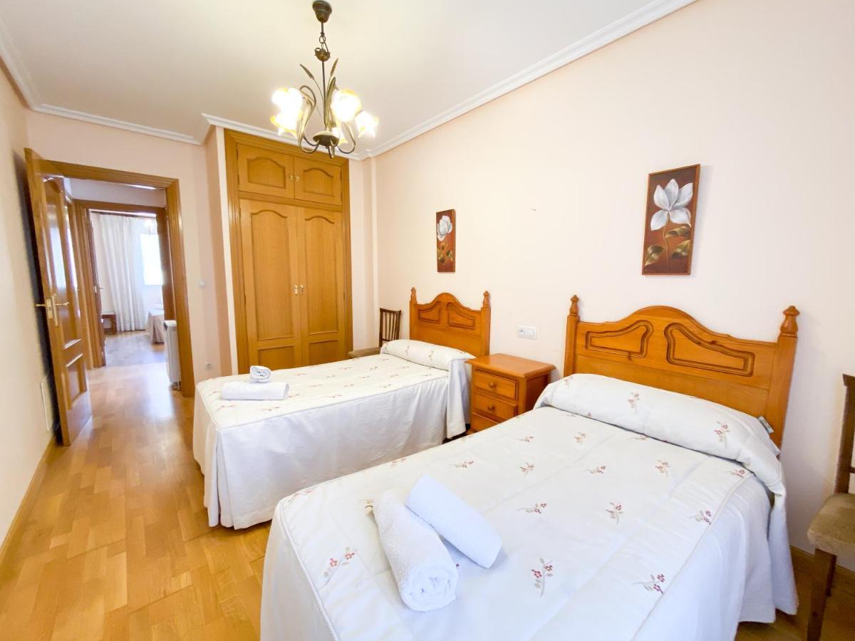 Vivienda Turistica Los Leones Berlanga de Duero Eksteriør bilde