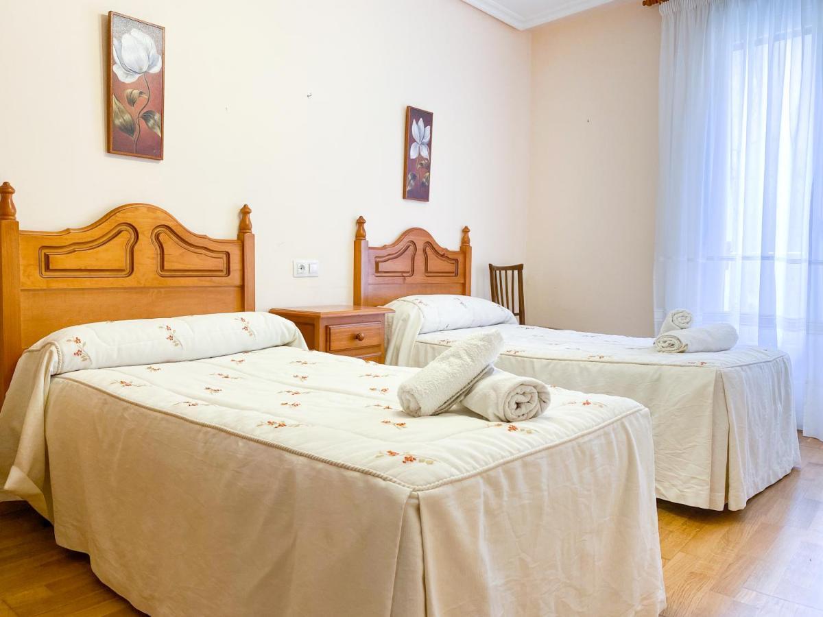 Vivienda Turistica Los Leones Berlanga de Duero Eksteriør bilde
